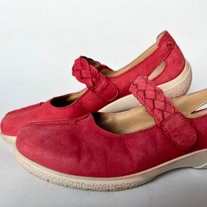 hotter shake red suede Mary Jane’s size 7.5